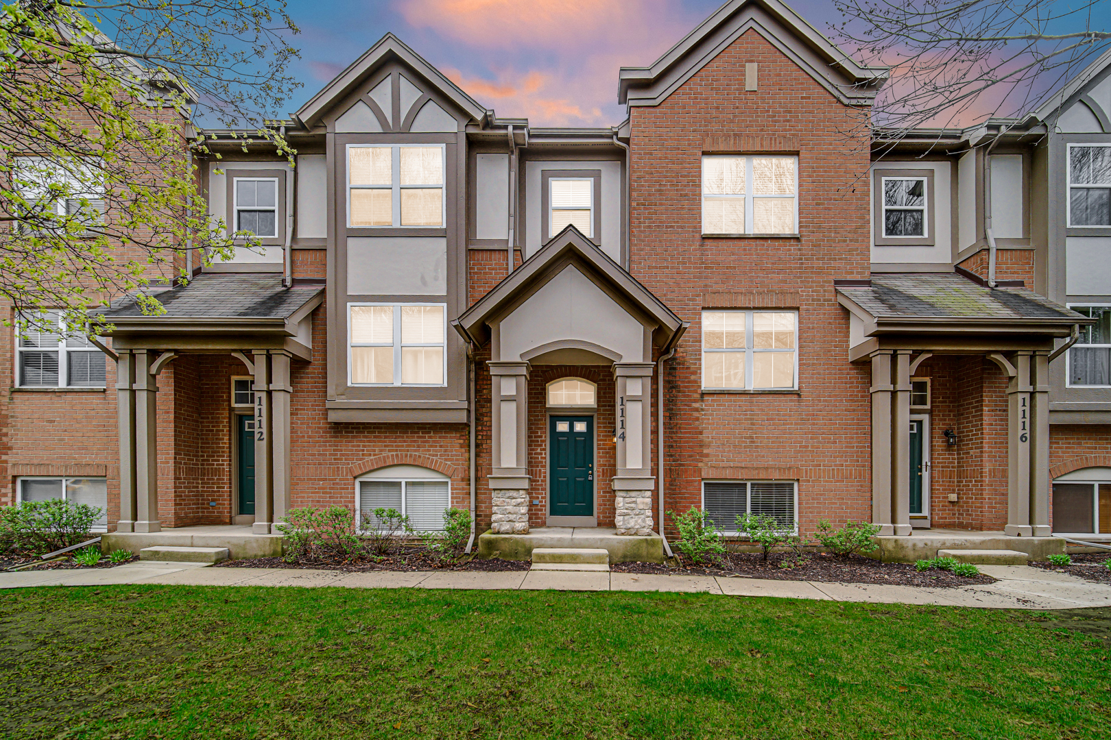 1114 N CLAREMONT Drive, Palatine, IL