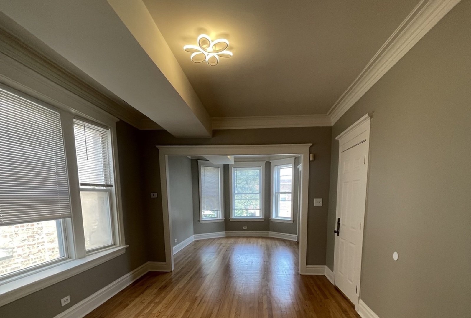 6740 S Saint Lawrence Avenue, Chicago, IL