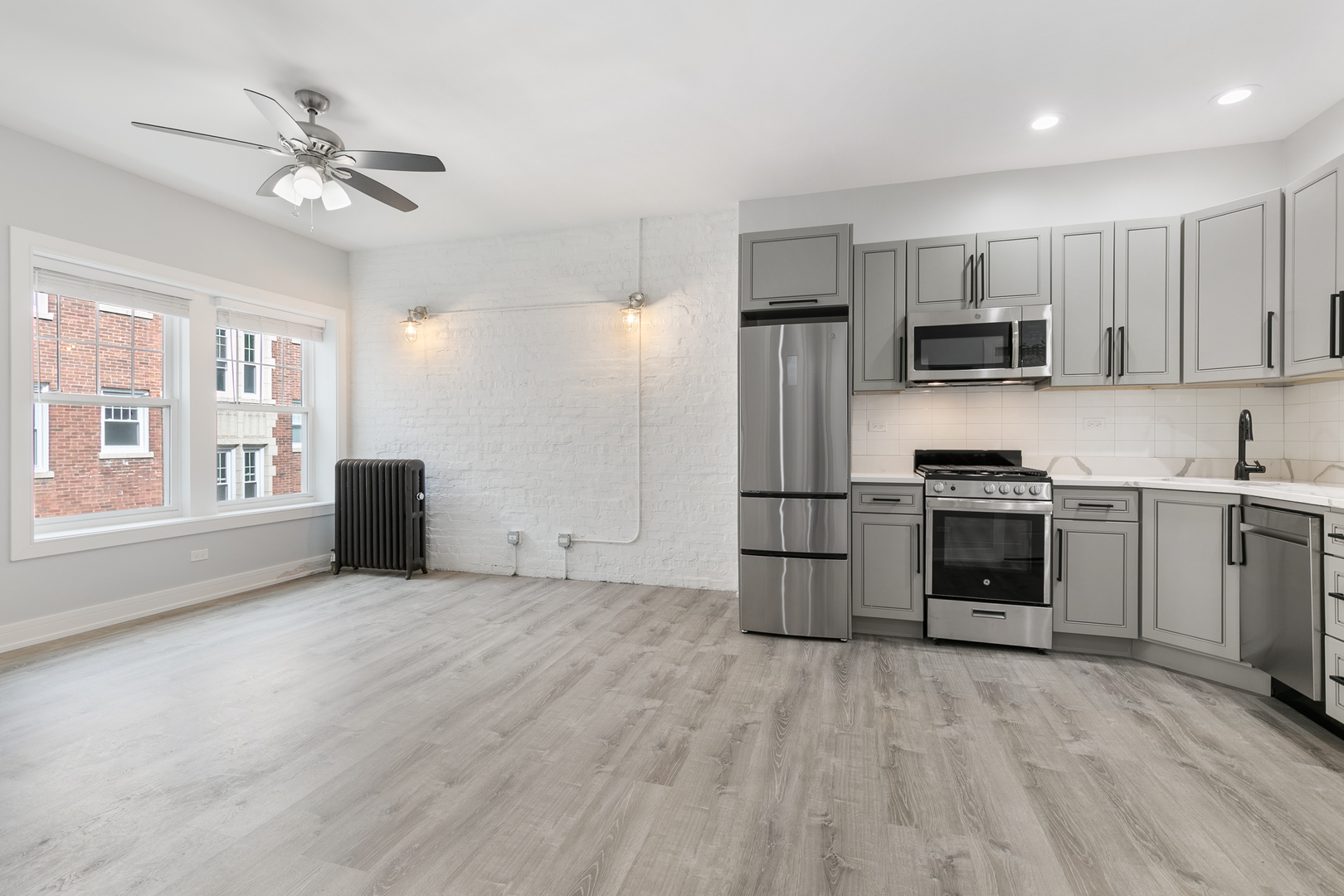 1059 W Glenlake Avenue #2N, Chicago, IL