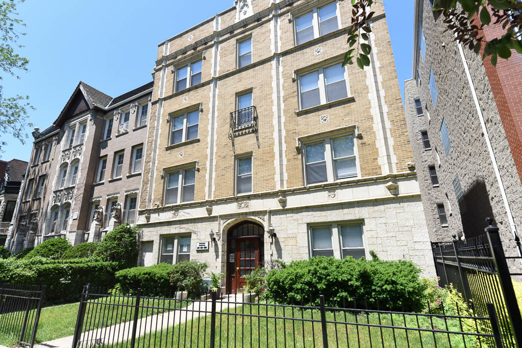 640 W WRIGHTWOOD Avenue #107, Chicago, IL