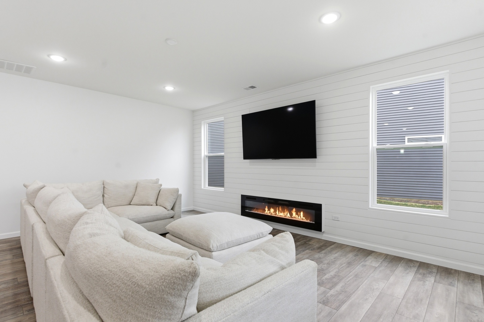 3279 Oak Creek Lane, Aurora, IL