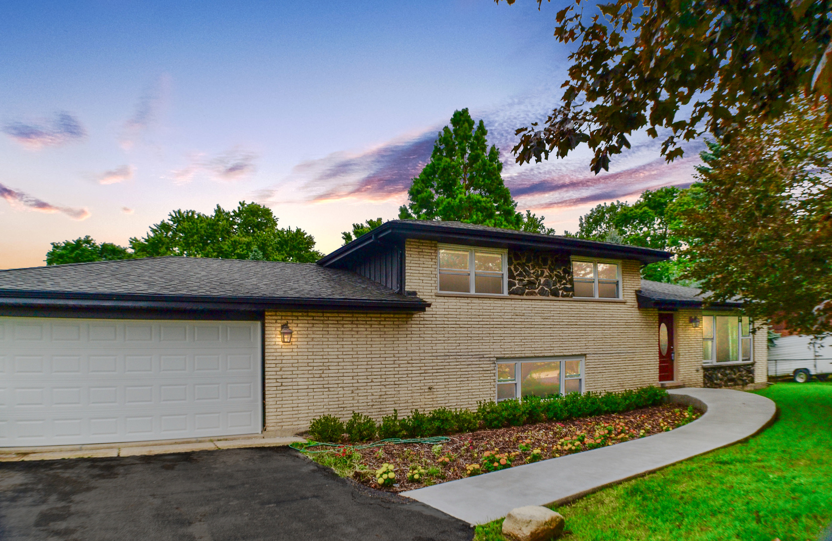 20W309 S Frontage Road, Lemont, IL