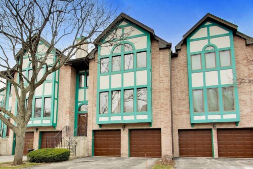 943 W Essex Place, Arlington Heights, IL