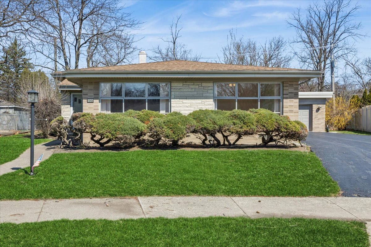 10406 Preston Street, Westchester, IL
