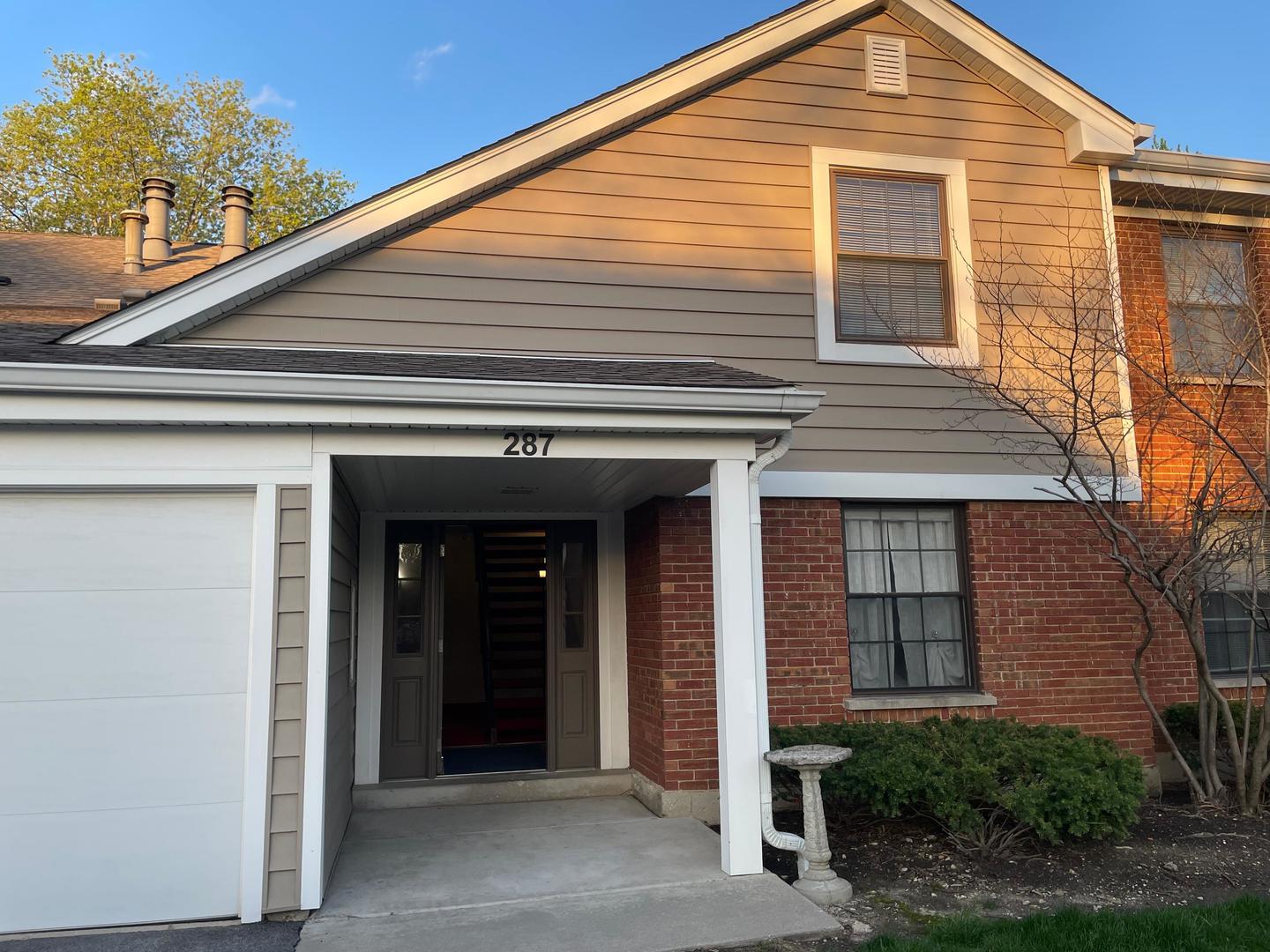 287 Pembridge Lane #B2, Schaumburg, IL