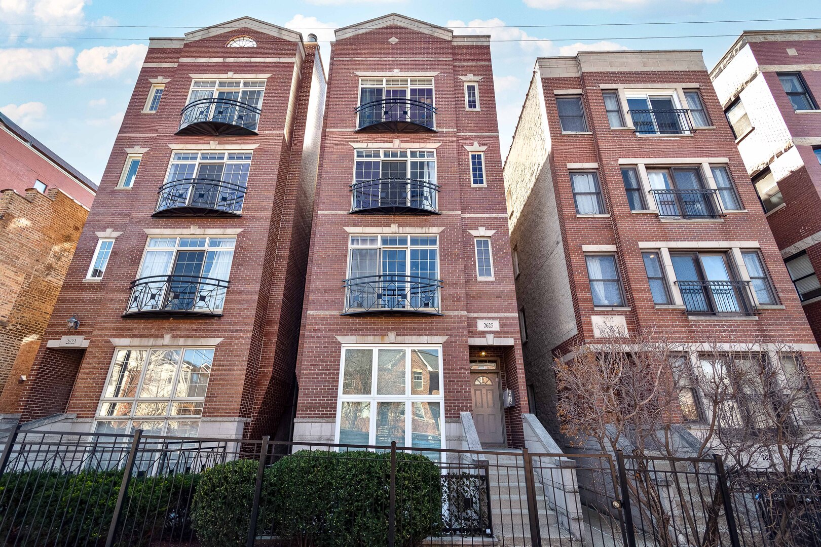 2625 W Belmont Avenue #4, Chicago, IL