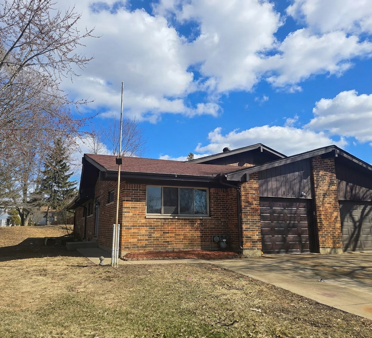 136 Virginia Court, Streamwood, IL