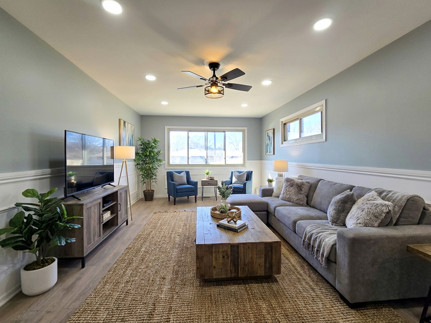 136 Virginia Court, Streamwood, IL