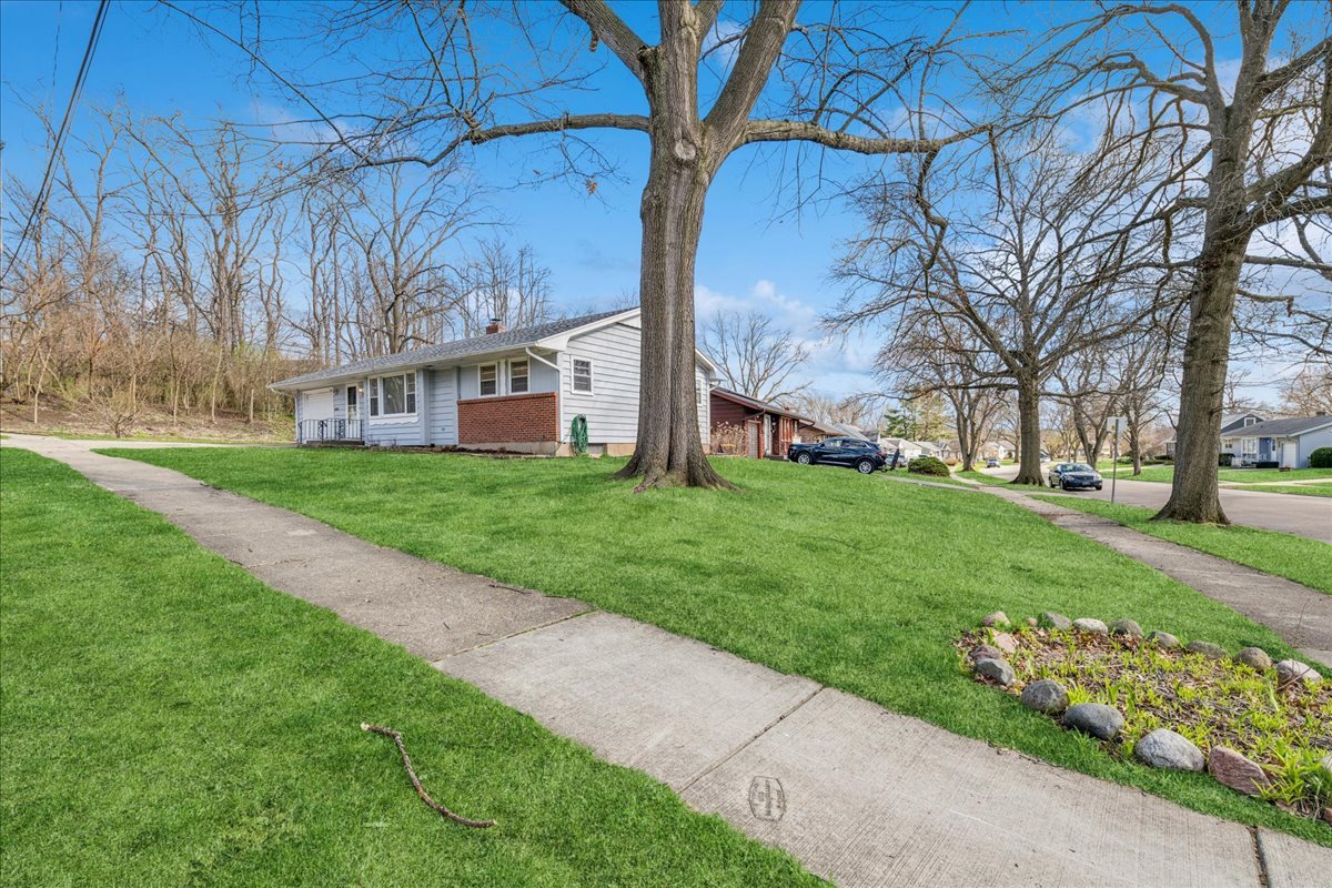 3005 Oak Grove Lane, Rockford, IL