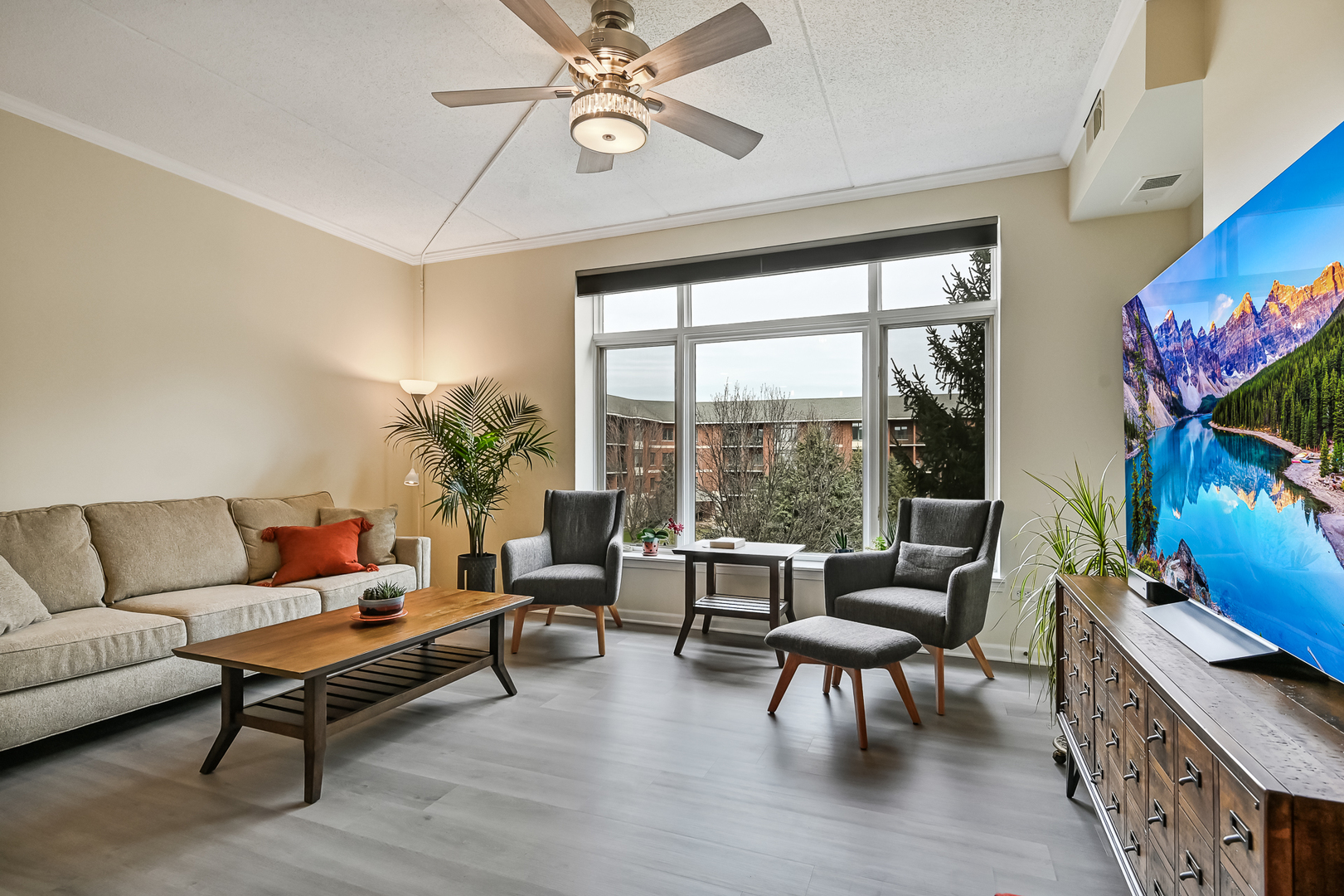 855 E 22nd Street #318, Lombard, IL