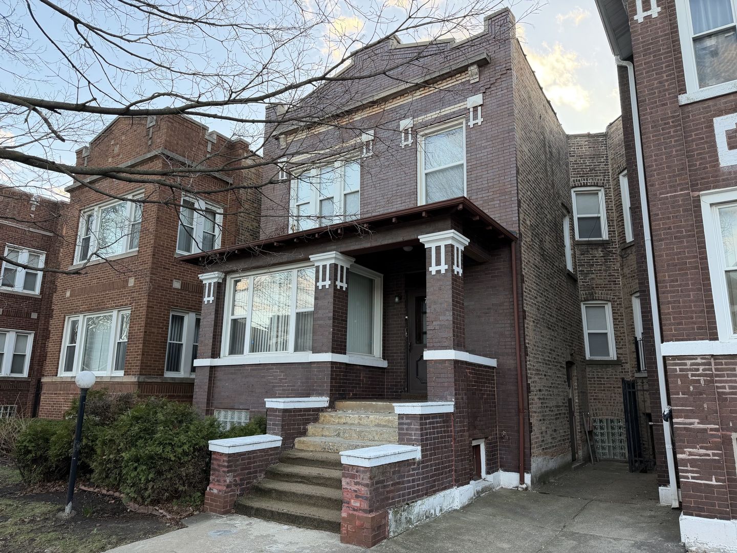 7120 S Eberhart Avenue, Chicago, IL