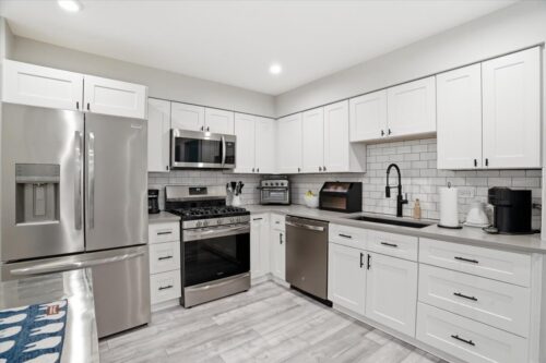 7 Adams Court #A, Streamwood, IL