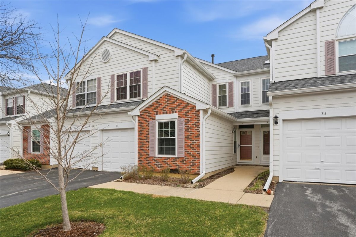7 Adams Court #A, Streamwood, IL