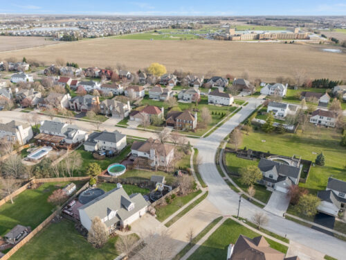 398 Essex Drive, Oswego, IL