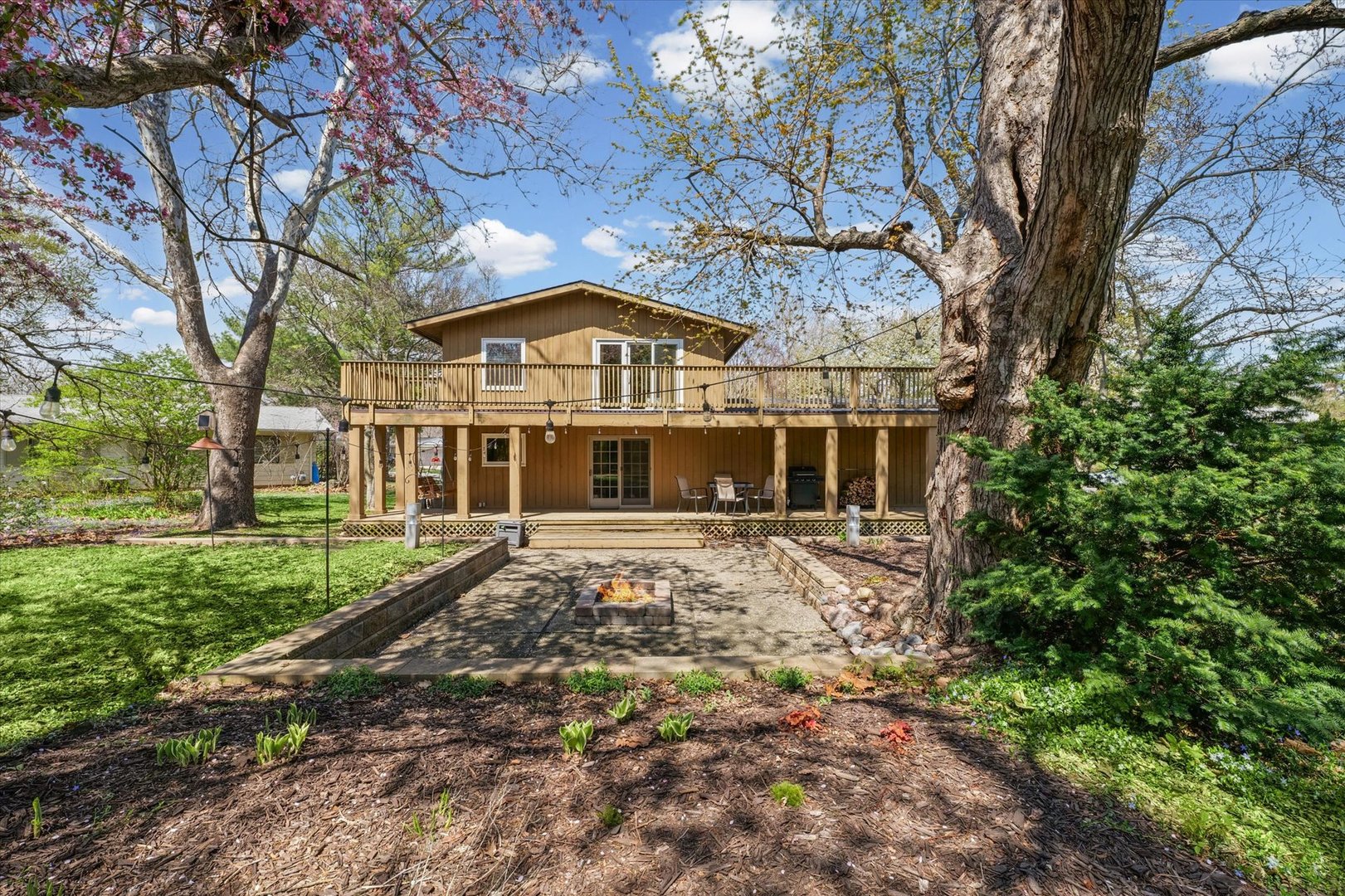 26 Willow Court, Champaign, IL