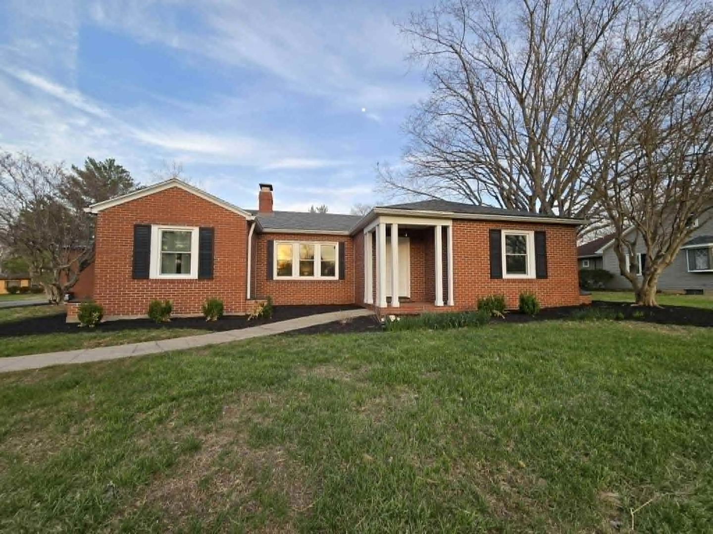 14652 N IL Hwy 37 Highway, Mt Vernon, IL