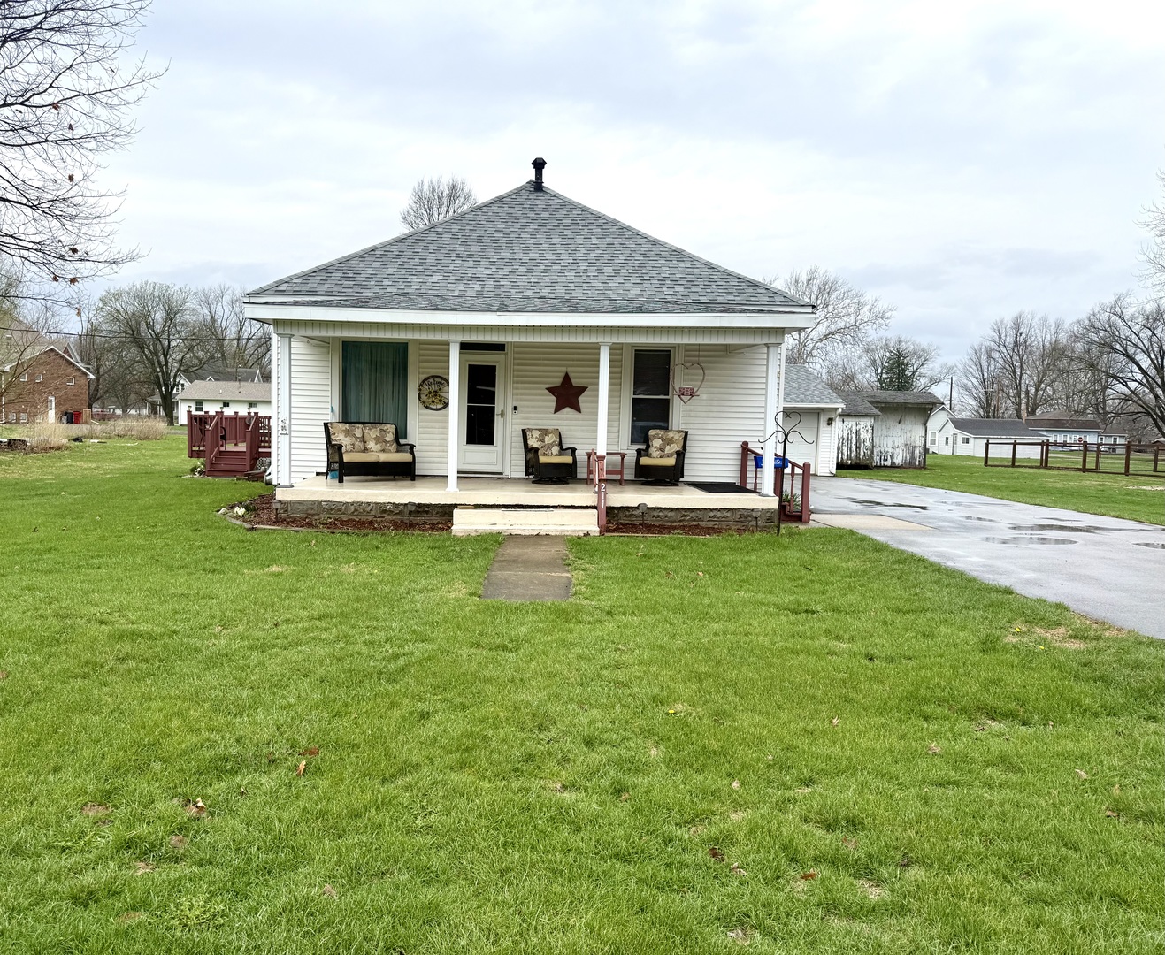 211 N Union Street, Yates City, IL