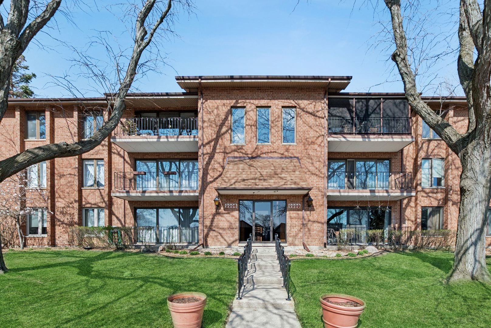 9906 Shady Lane #3SW, Orland Park, IL