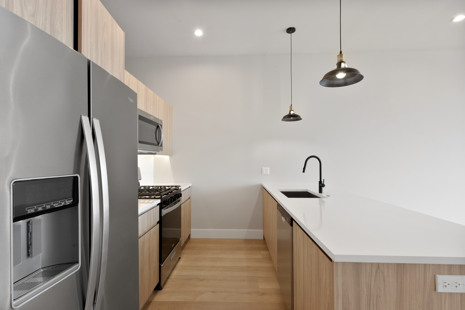 2505 W Farragut Avenue #410, Chicago, IL