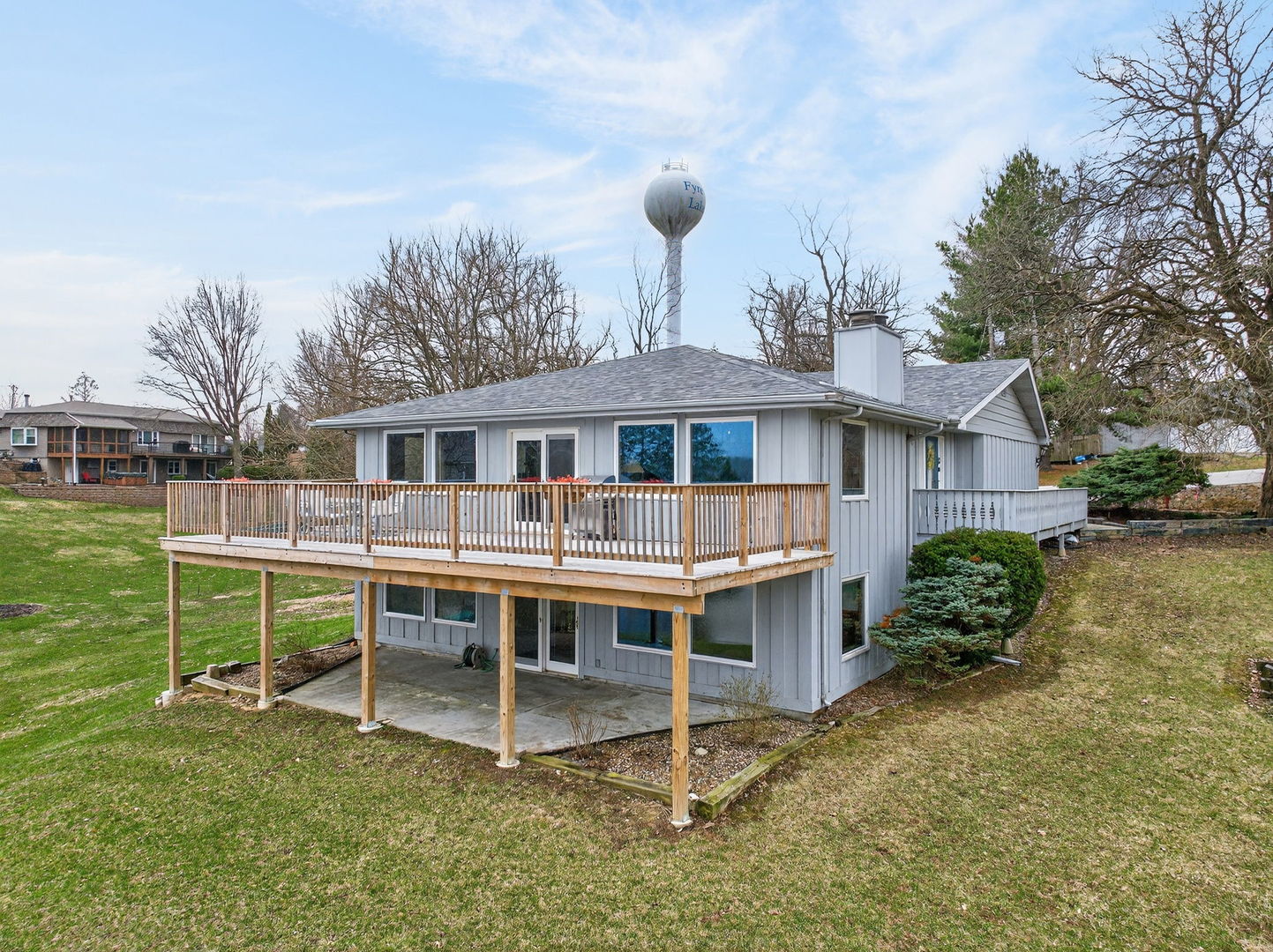 516 Crestview Drive, Sherrard, IL