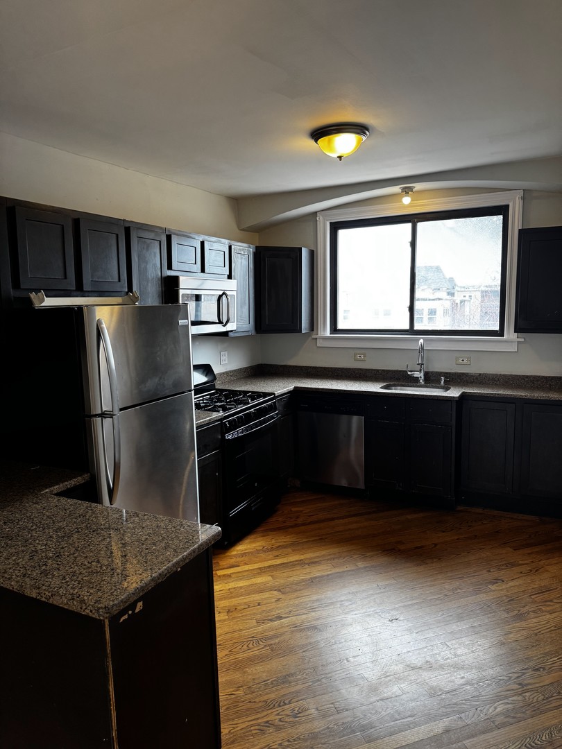 5655 N Spaulding Avenue #3W, Chicago, IL