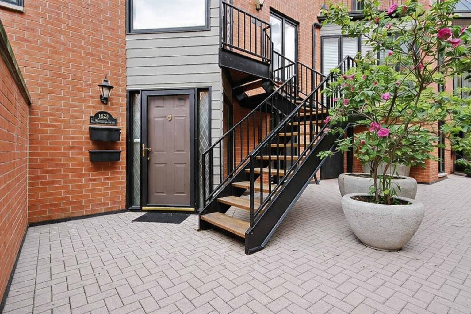 1622 N St. Michaels Court #1622, Chicago, IL