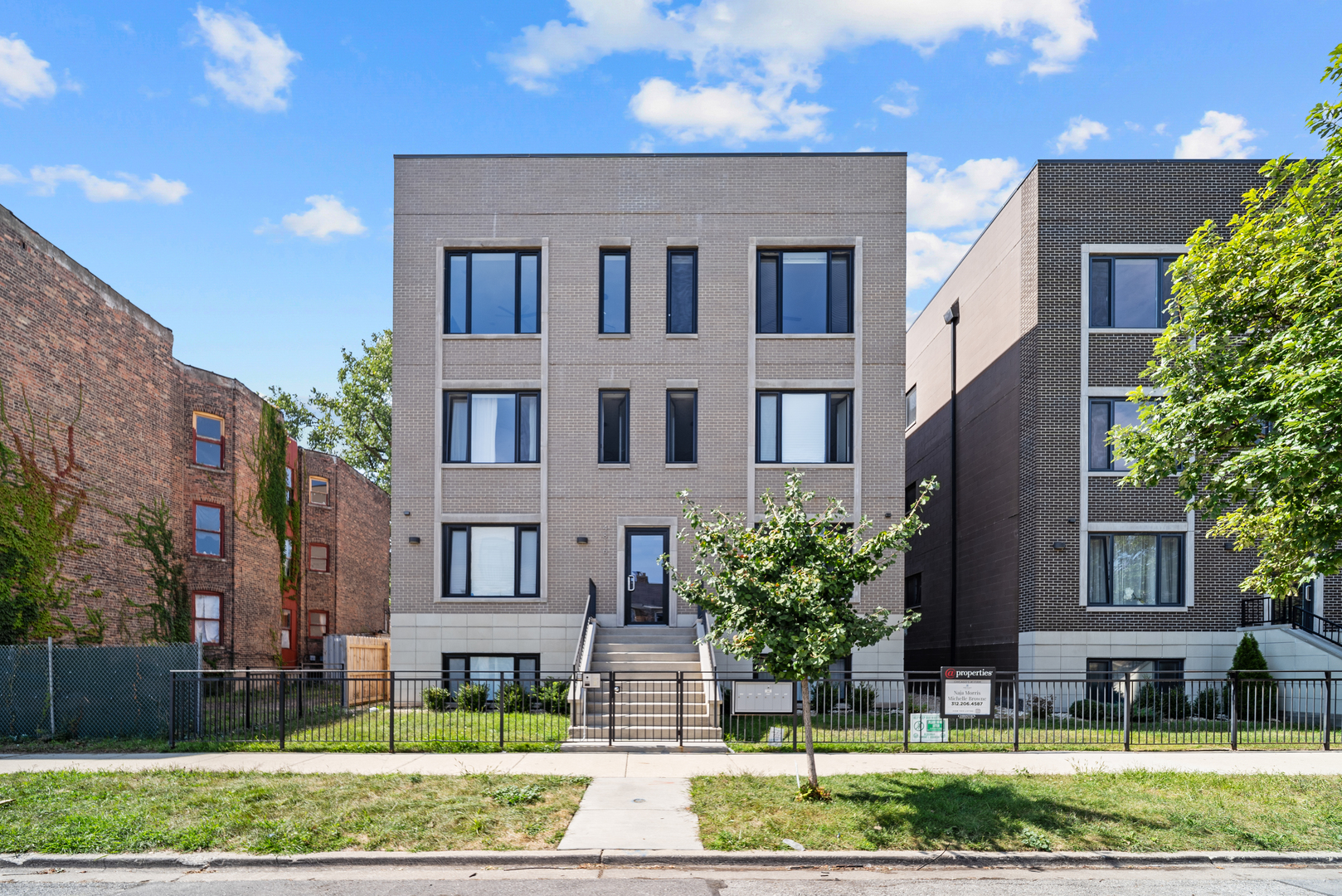 4816 S St. Lawrence Avenue #302, Chicago, IL