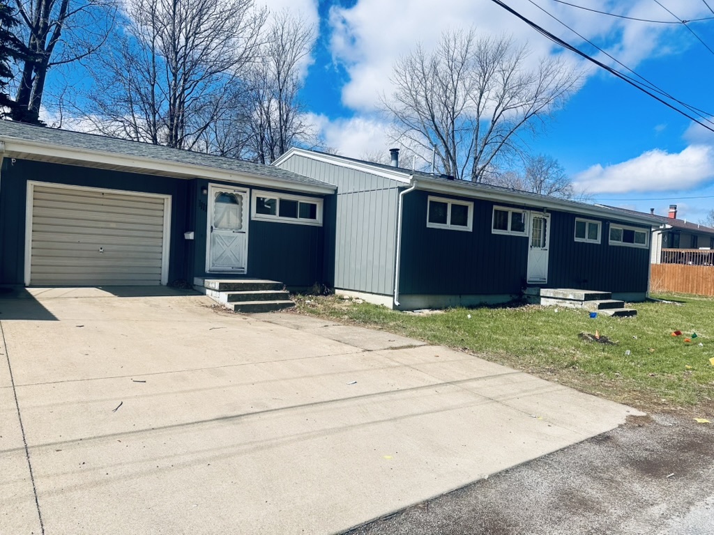 1111 N Bell Avenue, Pontiac, IL