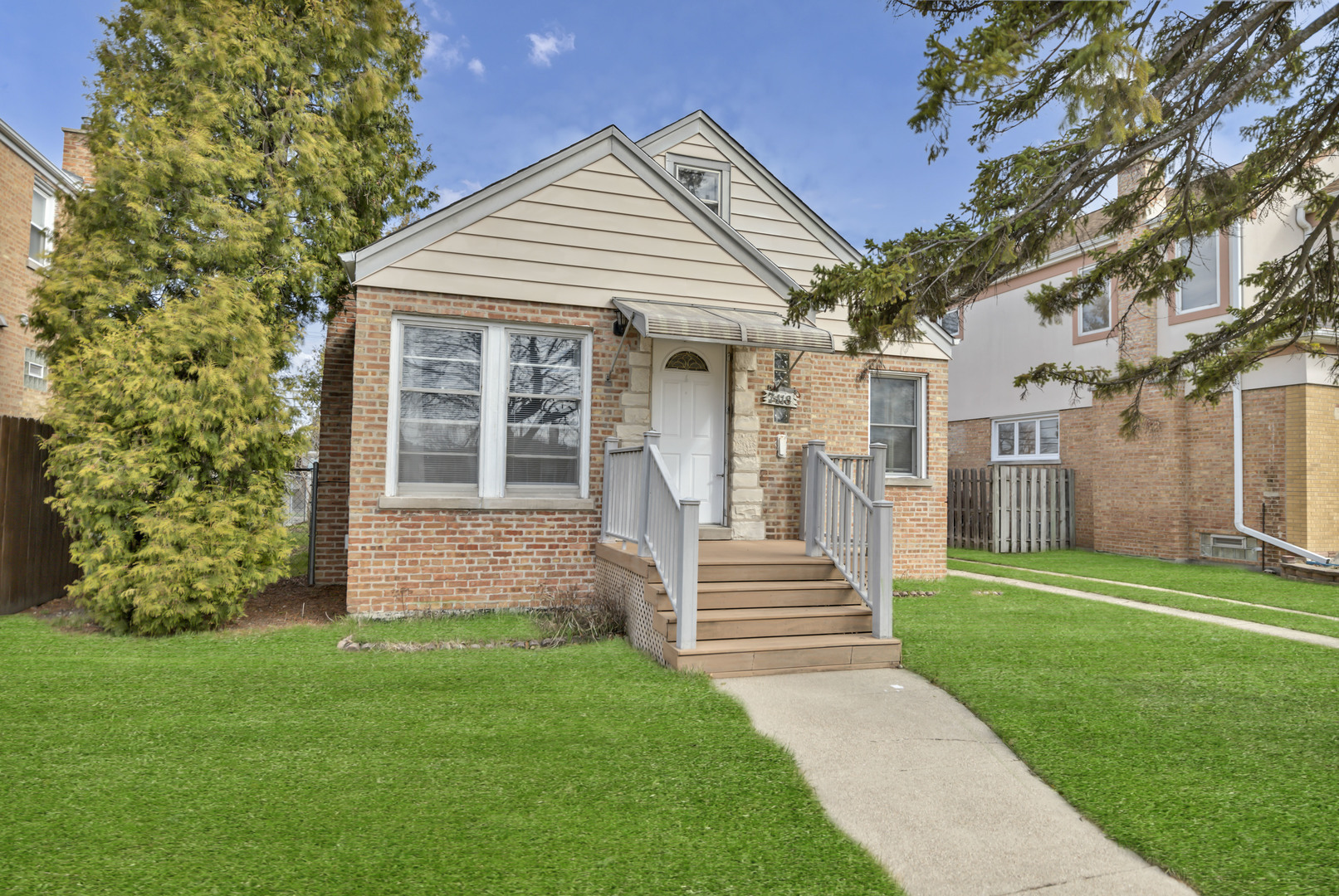7418 W Clarence Avenue, Chicago, IL