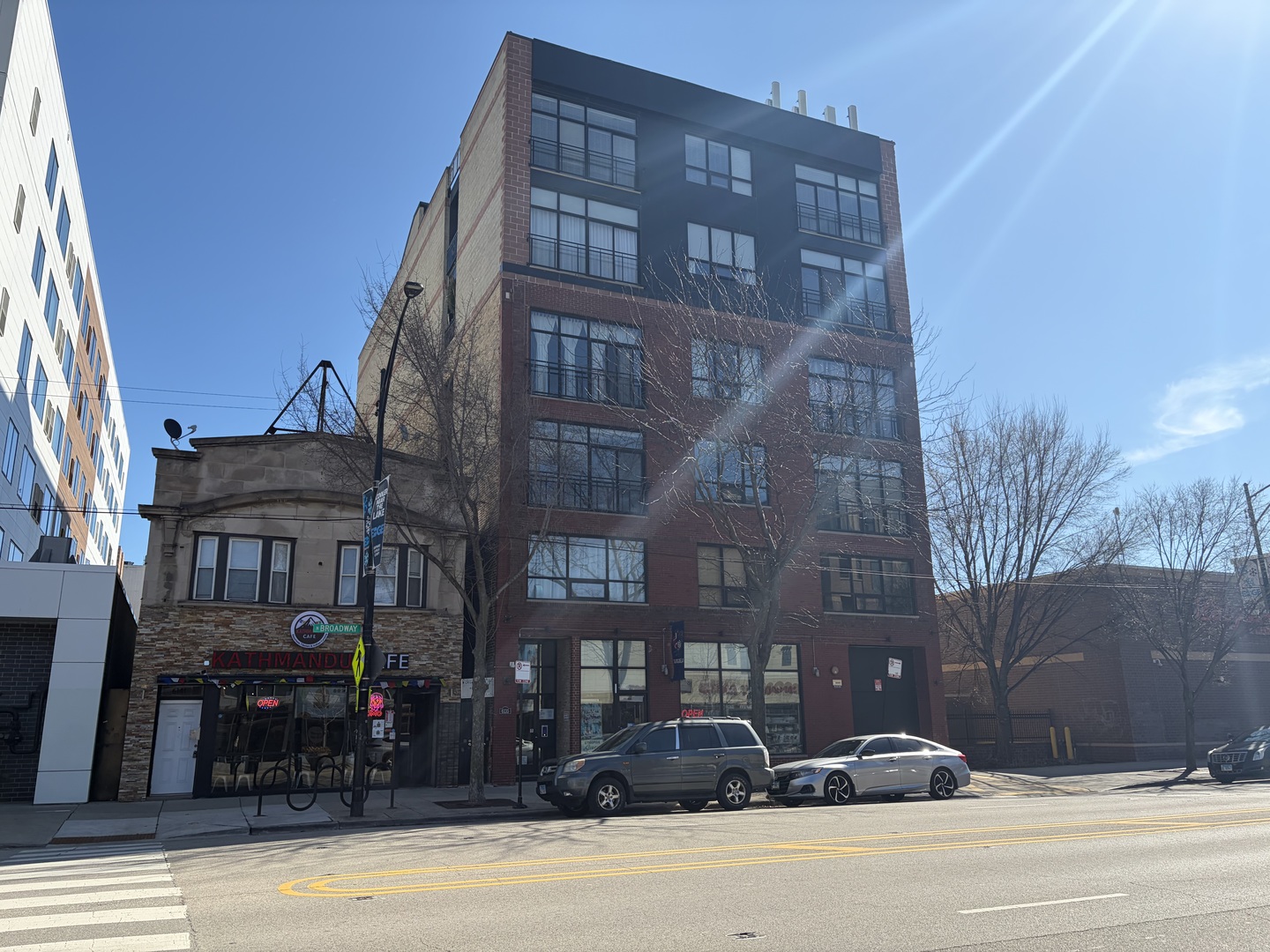 6135 N Broadway Street #305, Chicago, IL