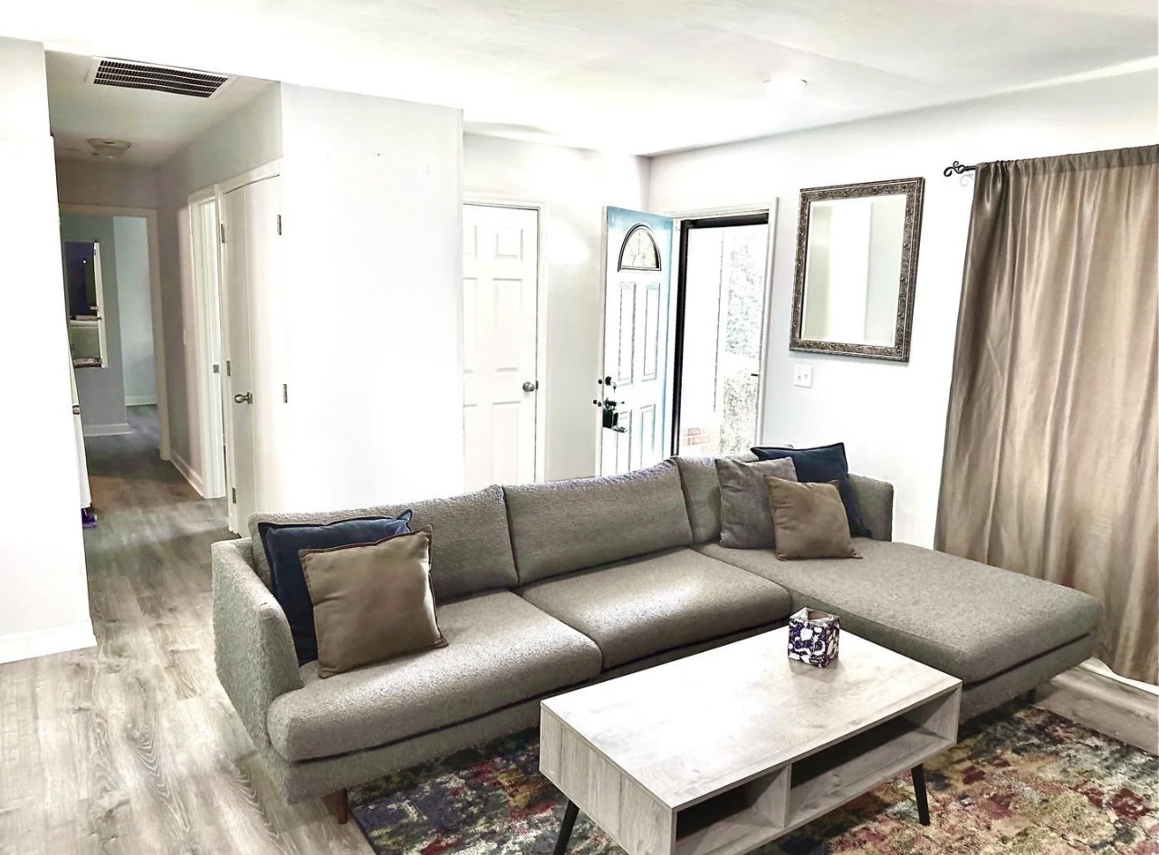 230 Delaware Drive, Bolingbrook, IL