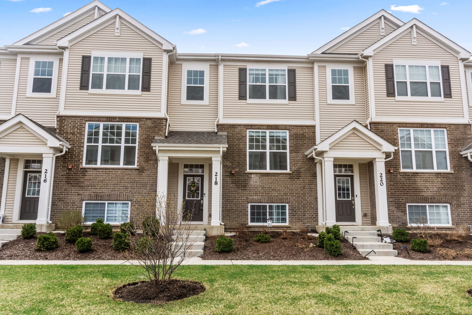 218 Timberleaf Circle, Roselle, IL