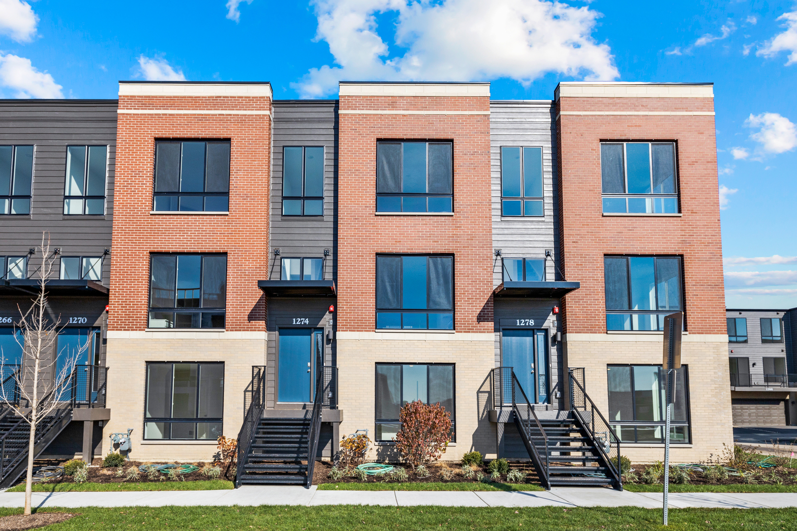 1274 Catalina Court, Schaumburg, IL