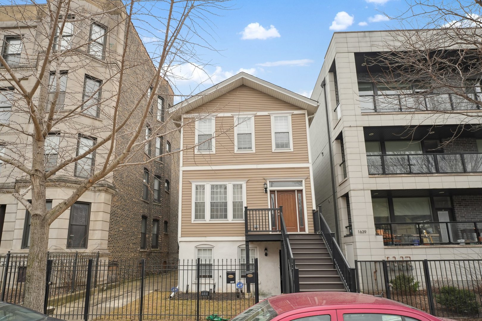 1635 W Warren Boulevard #1, Chicago, IL