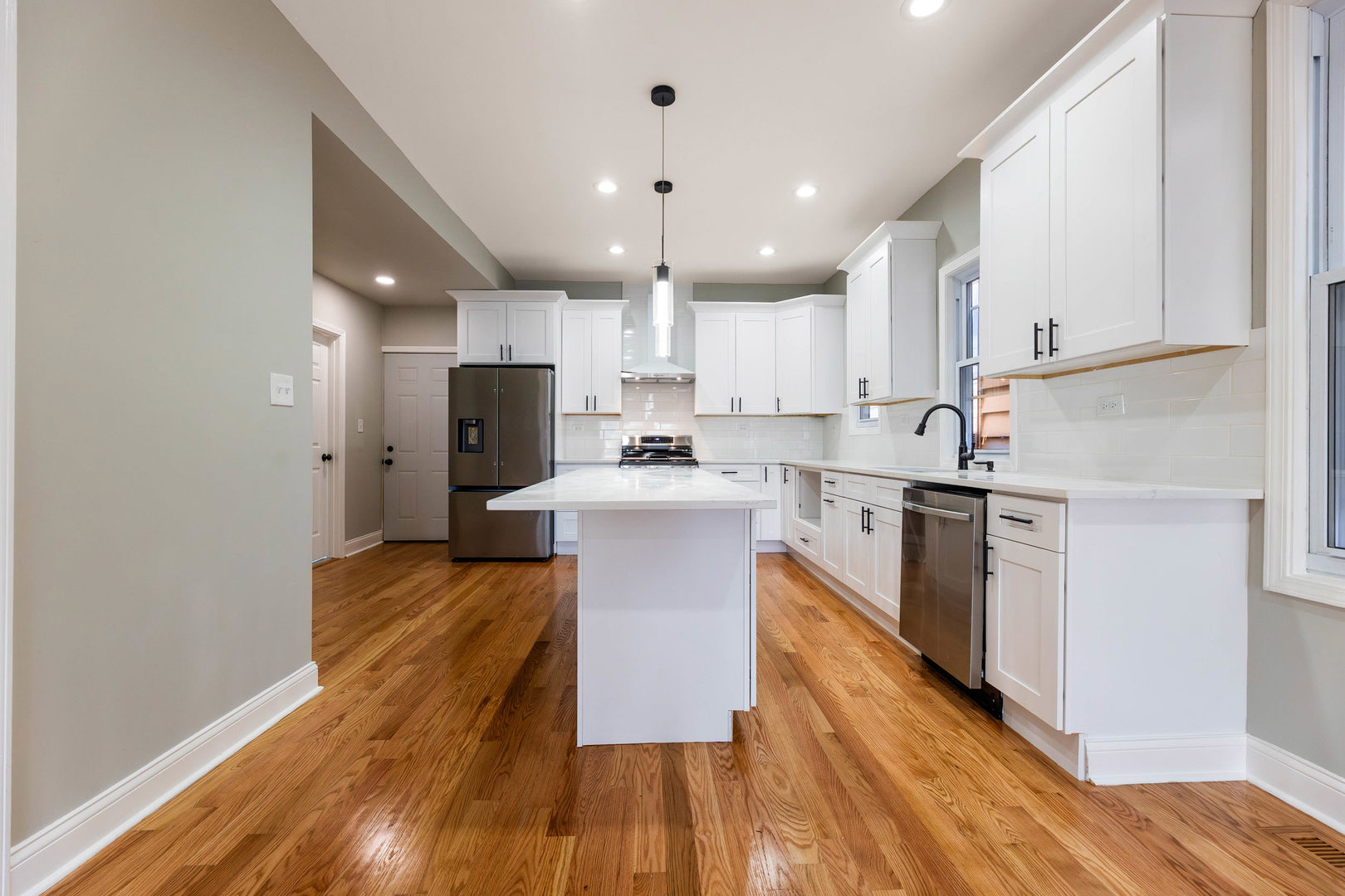 4924 W Congress Parkway, Chicago, IL