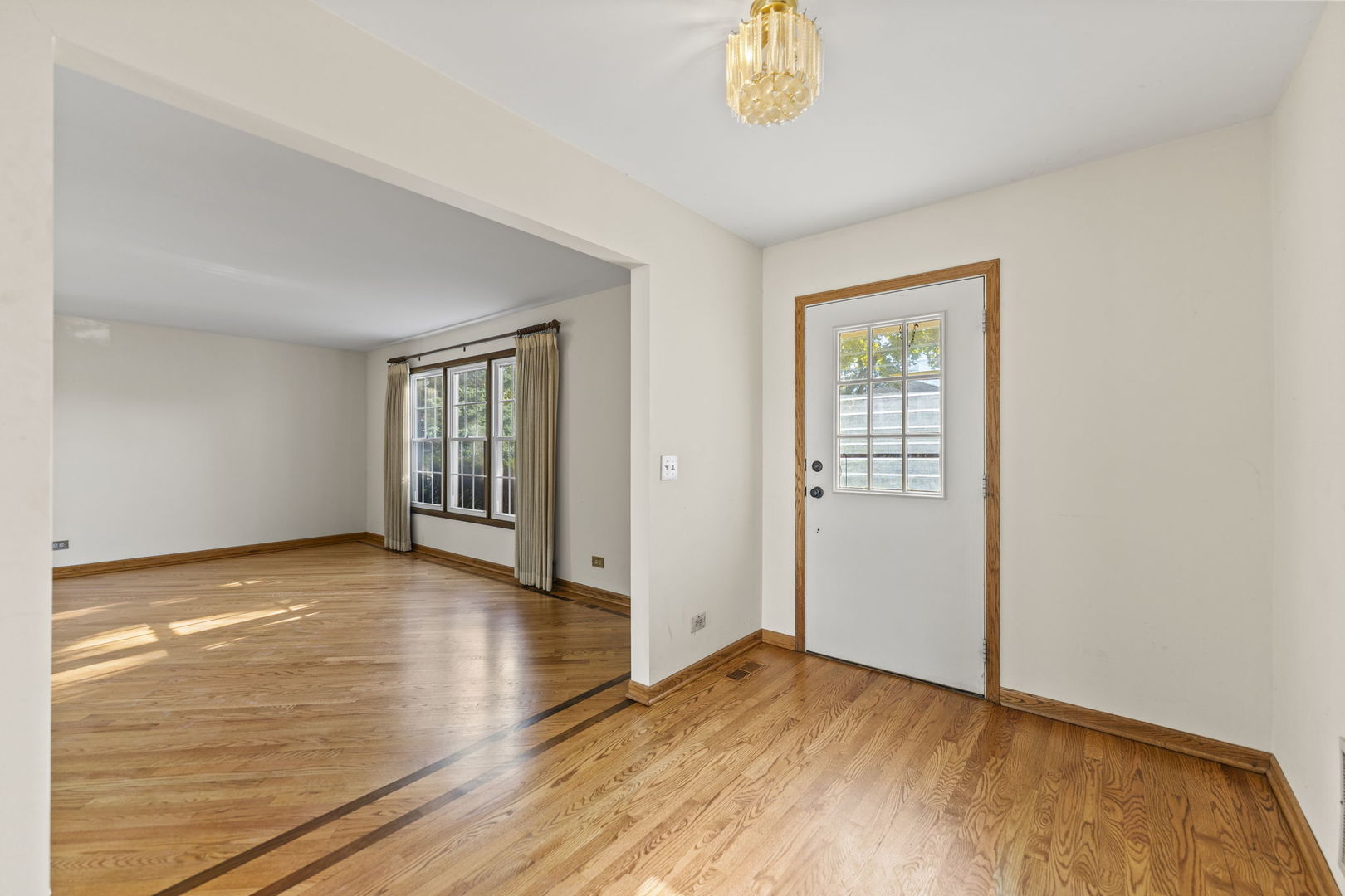 62 E Fox Hill Drive, Buffalo Grove, IL