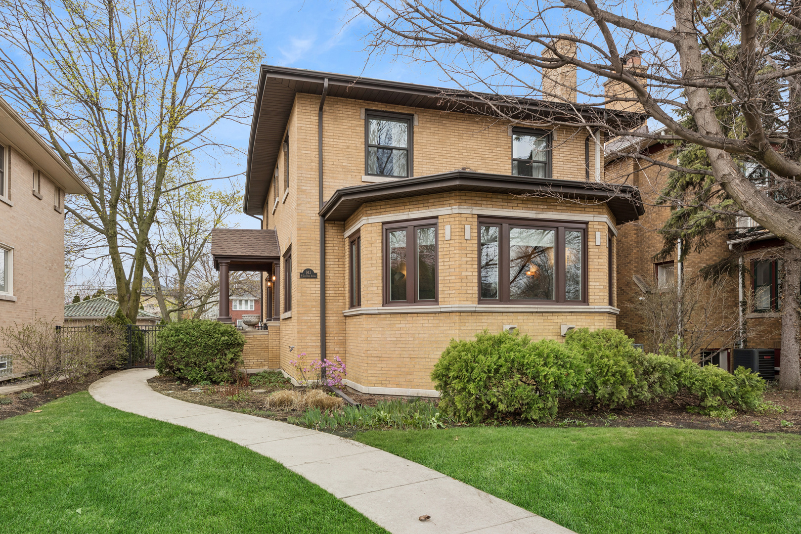 943 N Oak Park Avenue, Oak Park, IL