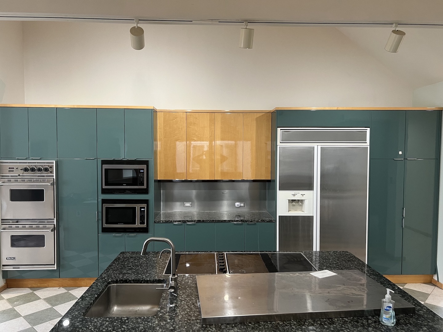 7716 Crystal Springs Road, Crystal Lake, IL