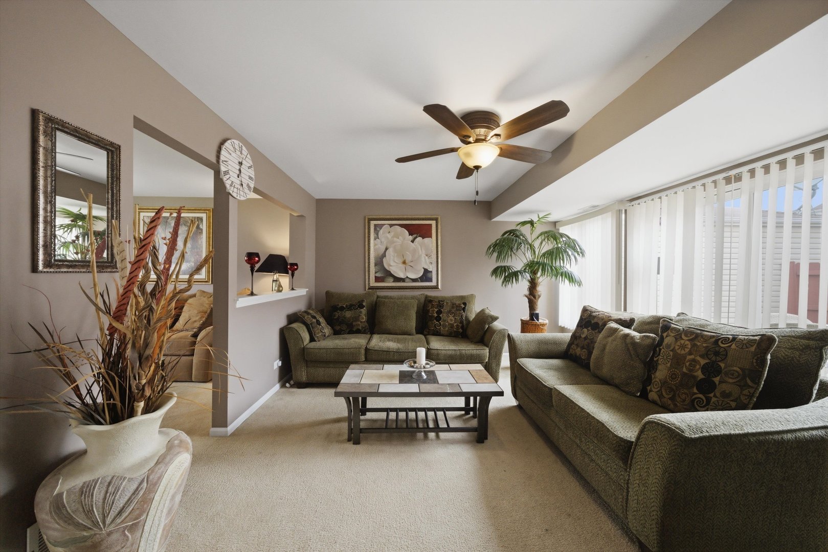 1615 Victoria Park Circle, Aurora, IL