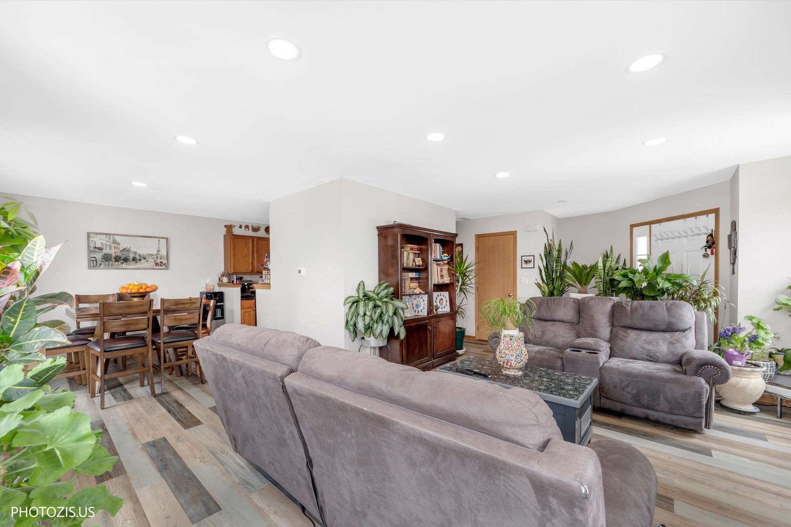 580 S Annandale Drive, Lake In The Hills, IL