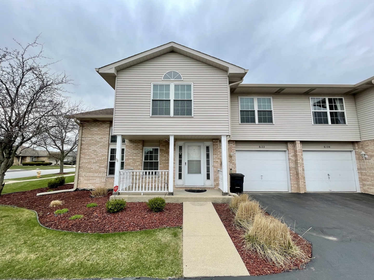 8122 160th Street, Tinley Park, IL