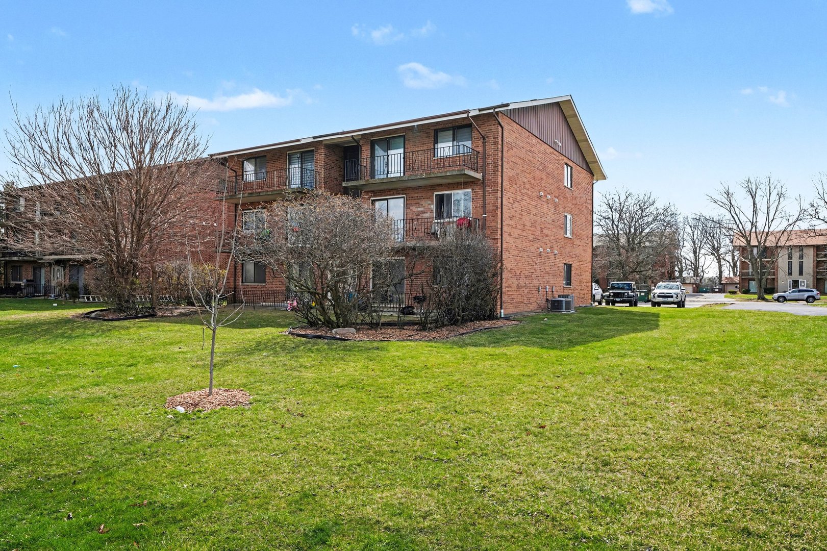 9826 Treetop Drive #2W, Orland Park, IL
