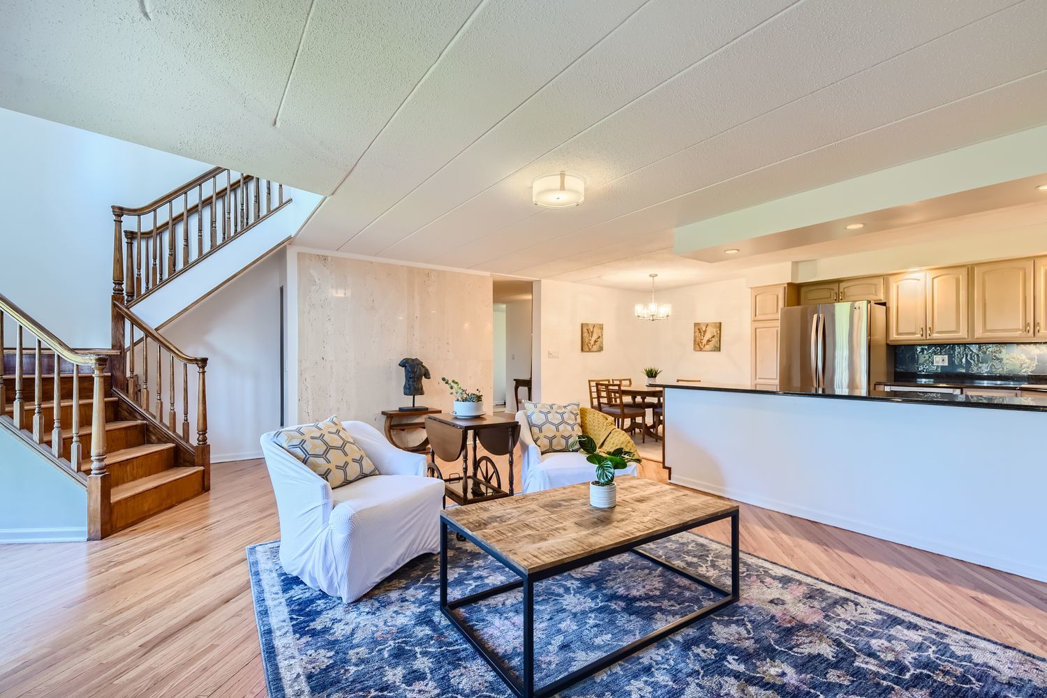 711 W Gordon Terrace #701, Chicago, IL