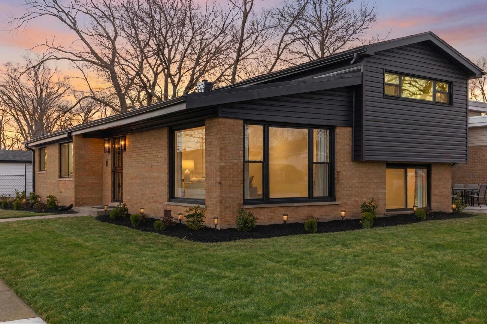 15401 Ellis Avenue, Dolton, IL