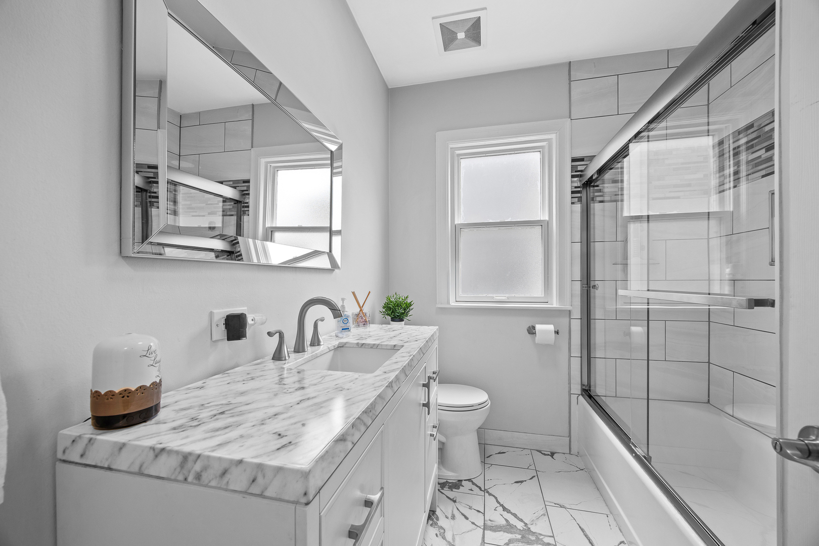 1032 Sheridan Avenue, Deerfield, IL