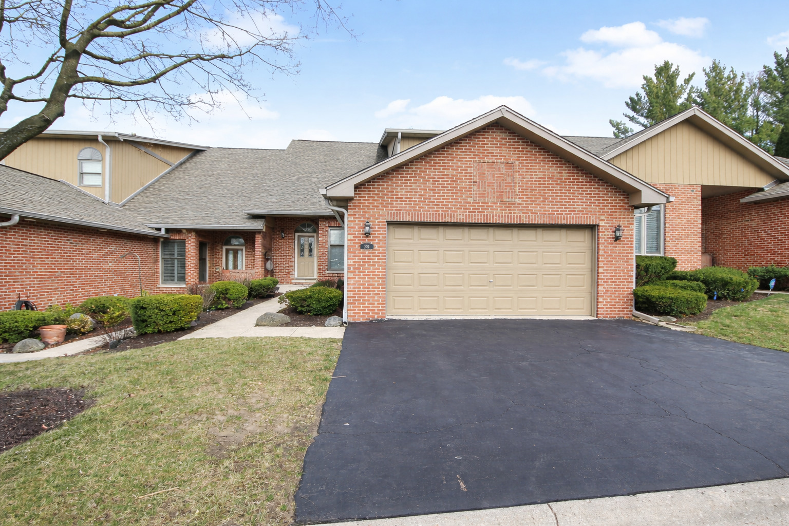 205 Faith Court, Bloomingdale, IL
