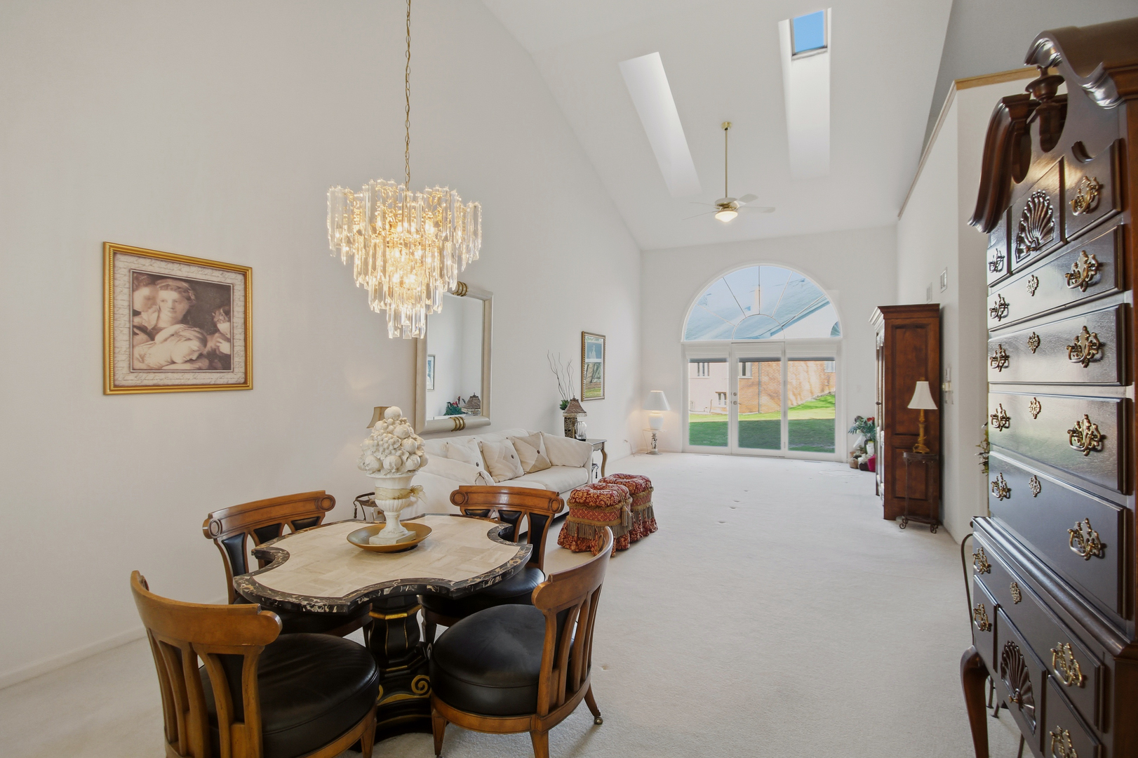 205 Faith Court, Bloomingdale, IL