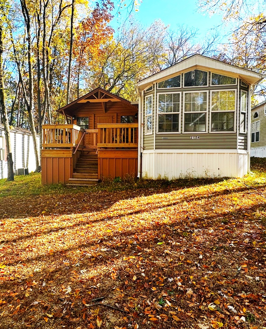 21-54 Woodhaven Lakes Drive, Sublette, IL