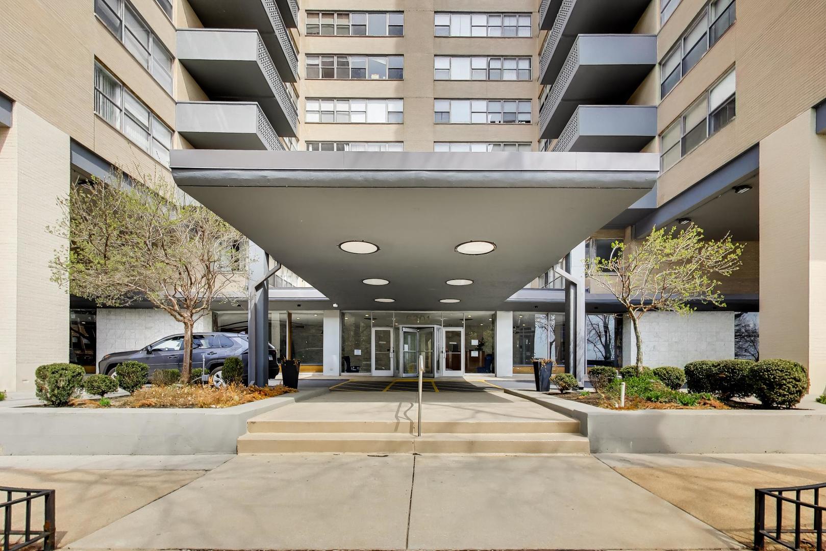 6301 N sheridan Road #8V, Chicago, IL