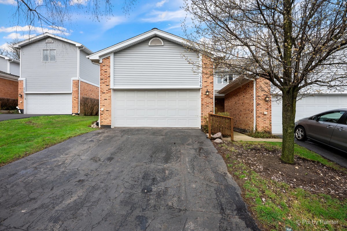 266 Charlotte Court, Cary, IL